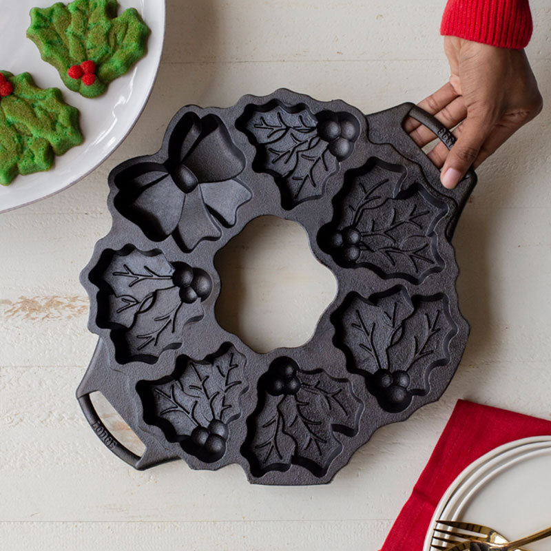 Seasoned Cast Iron Holiday Wreath Pan - Image 4