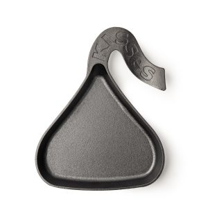 HERSHEY'S KISSES Seasoned Cast Iron KISSES Skillet