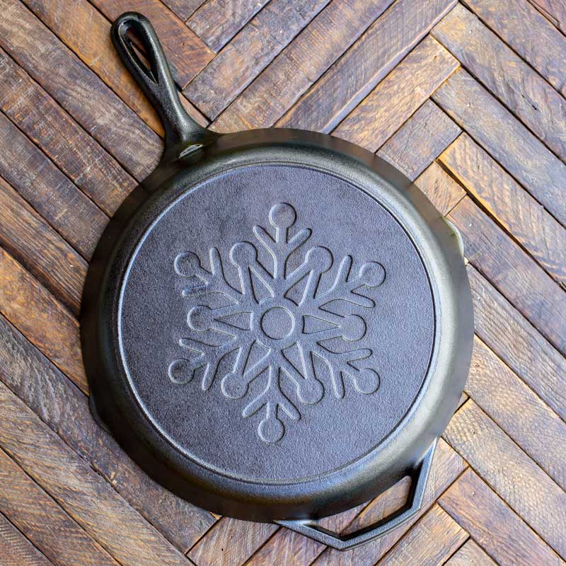 12 Inch Seasoned Cast Iron Snowflake Skillet - Image 4