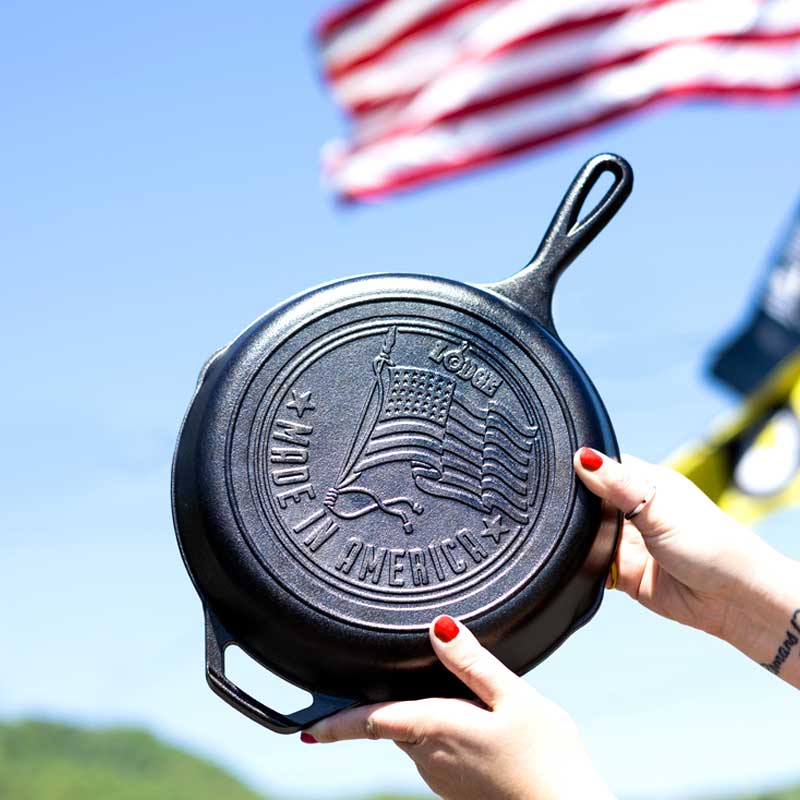 10.25 Inch Seasoned Cast Iron American Flag Skillet - Image 8