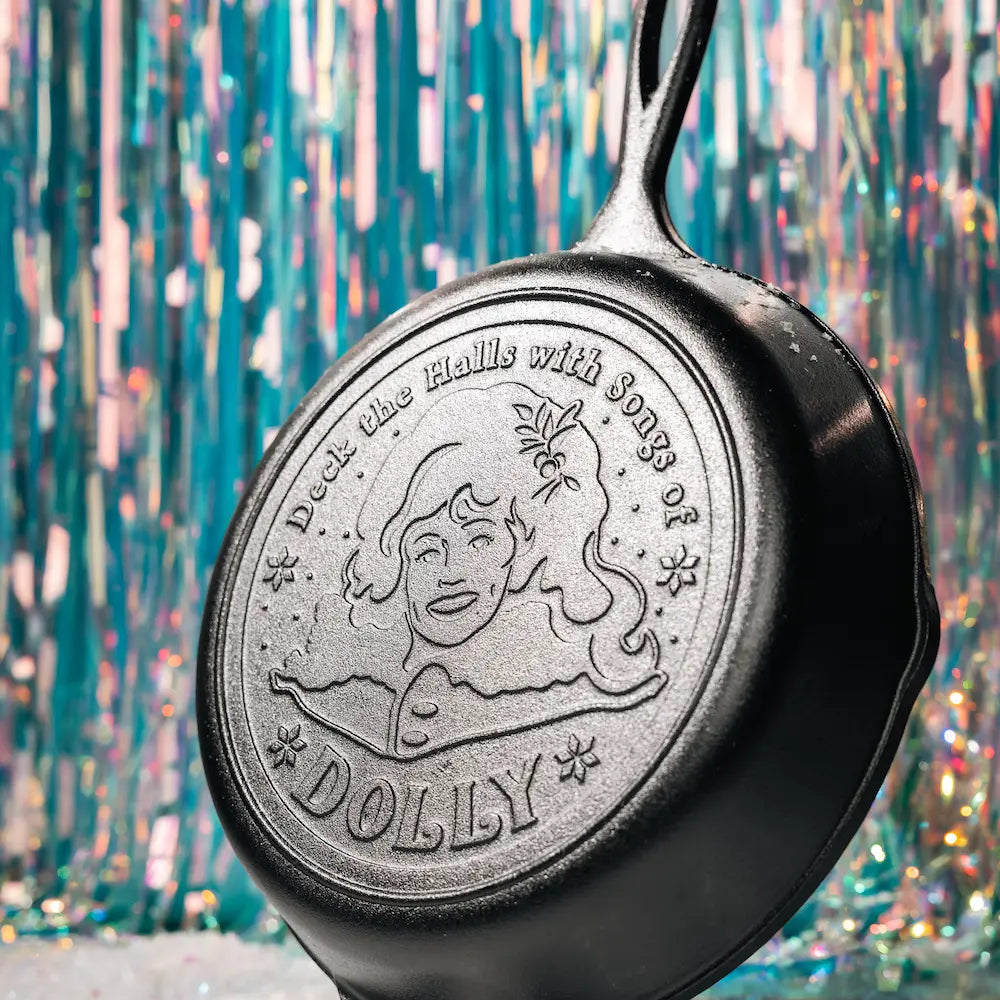 10.25 Inch Dolly Parton Skillet. Deck The Halls - Image 4