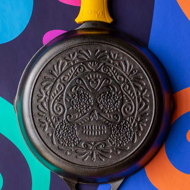 Seasoned Cast Iron Sugar Skull Skillet with Deluxe Handle Holder - Image 3